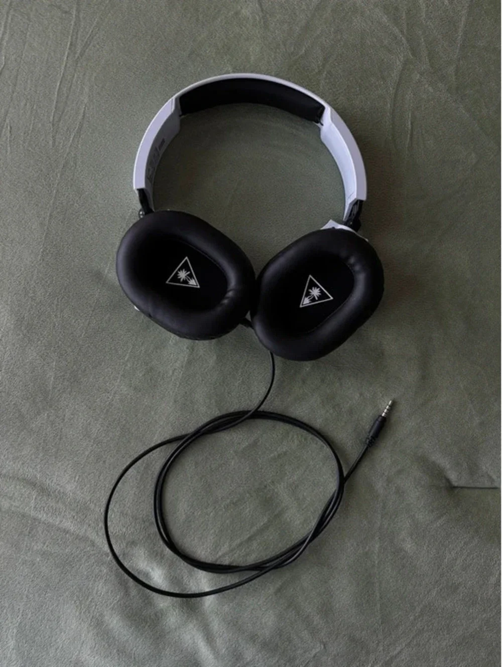Turtle Beach Wired Over-Ear Gaming Headset with Microphone - White